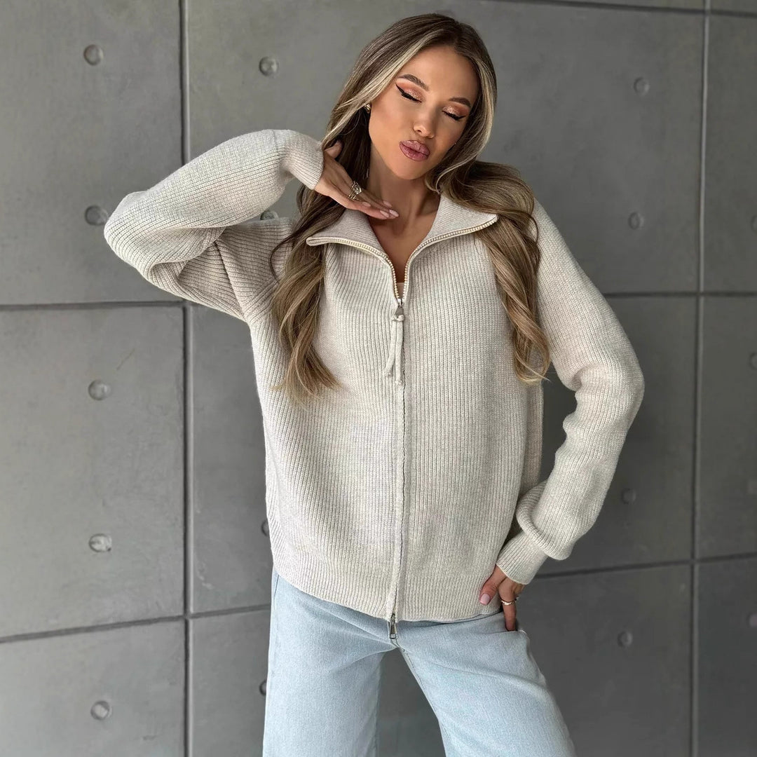 Kvinders fashionable chunky striktrøje med høj krave og fuld lynlås Stilla