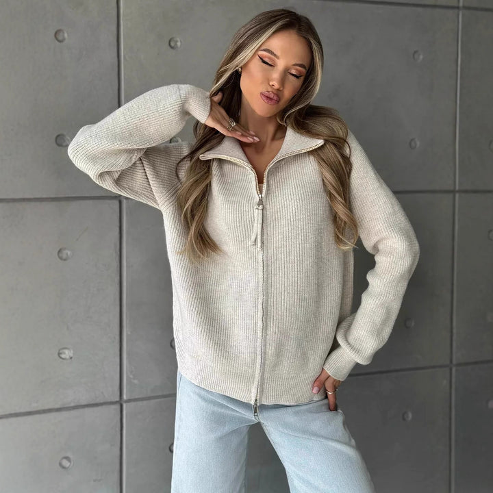 Kvinders fashionable chunky striktrøje med høj krave og fuld lynlås Stilla