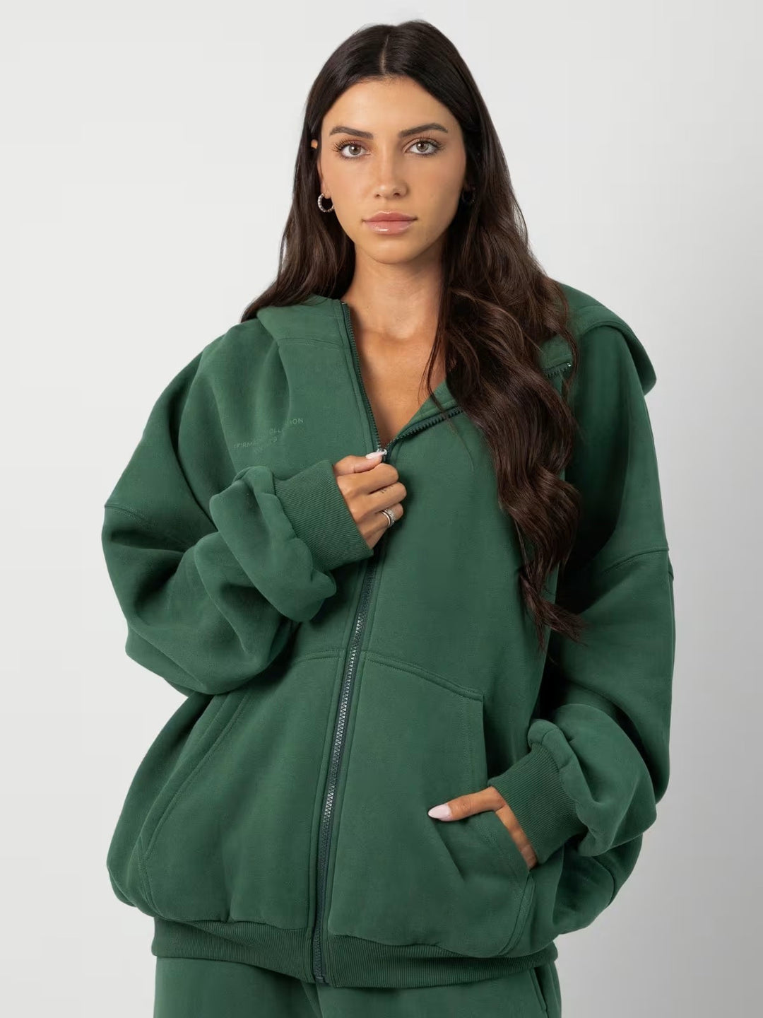 Dame sporty fleece sæt med høj krave og praktiske lommer Skovae