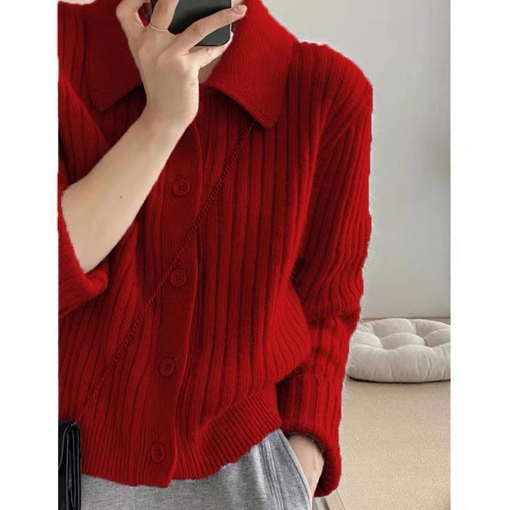 Dame cardigan med elegant knaplukning og ultramoderne ribbet design Stilla
