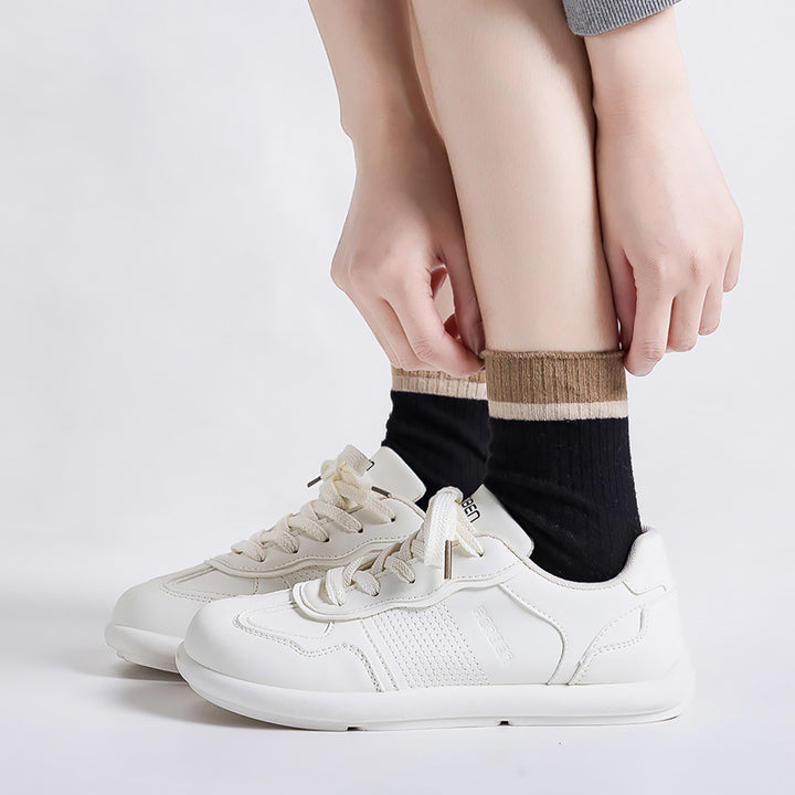 Dame sporty sneakers med åndbart netstruktur og fleksibel komfort Stilla