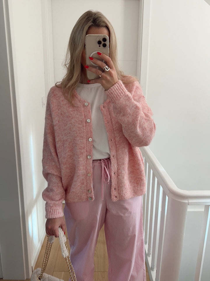 Kvindernes afslappede cardigan med fin struktur og knapper Stilla