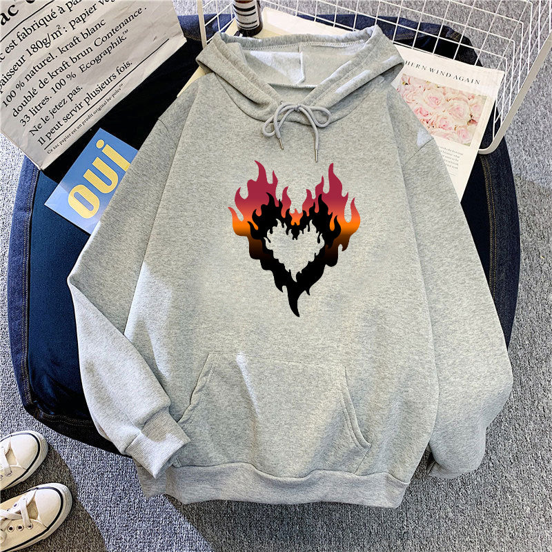 Kvinders hoodie med kreativ flammehjerte design Skovae
