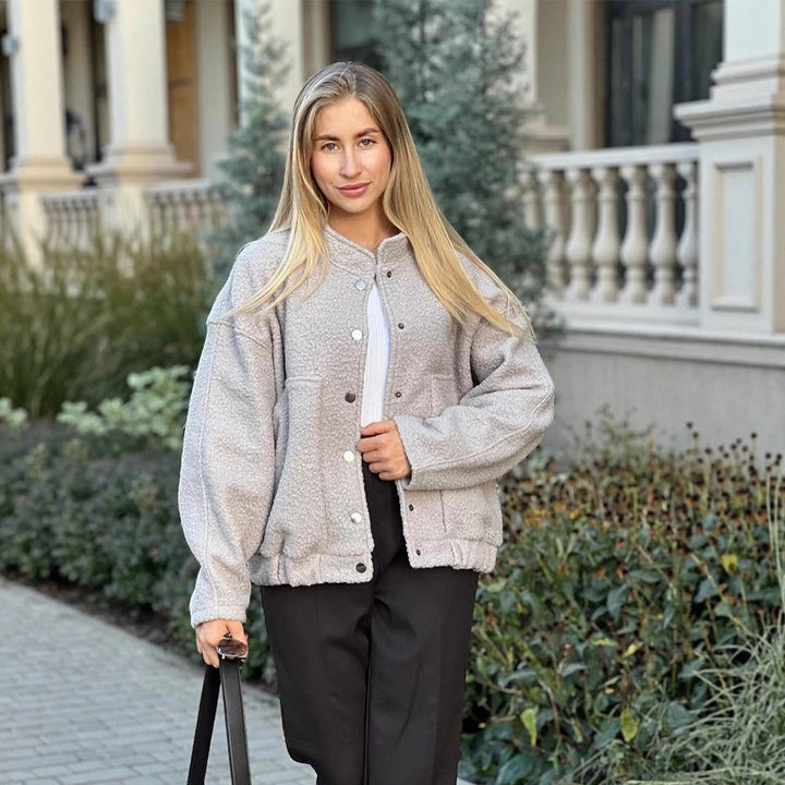 Dame Oversized Fleecejakke med trykknapper og praktiske lommer Stilla