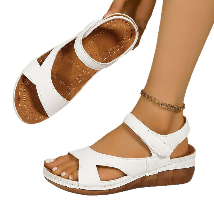 Dame komfortable Wedge-sandaler med lukkede remme og fleksibel sål Stilla