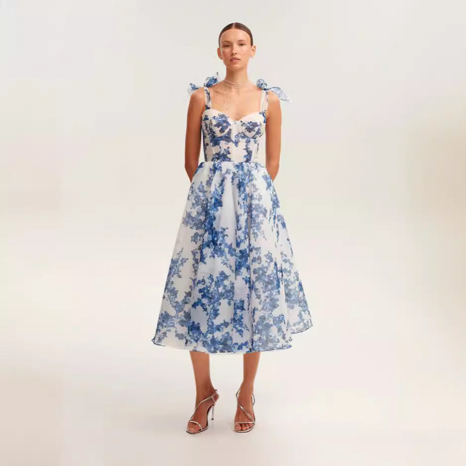 Dame bryllupskjole med off-shoulder design og voluminøse puffærmer. Stilla