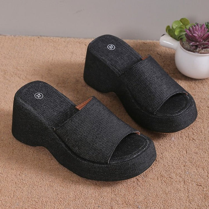 Dame Wedge-Pantoletten med moderne denim-overflade og skridsikker sål Stilla