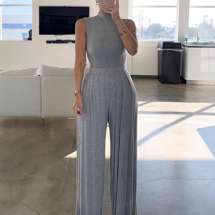 Dame Elegant jumpsuit med højhalset design og vide ben Skovae