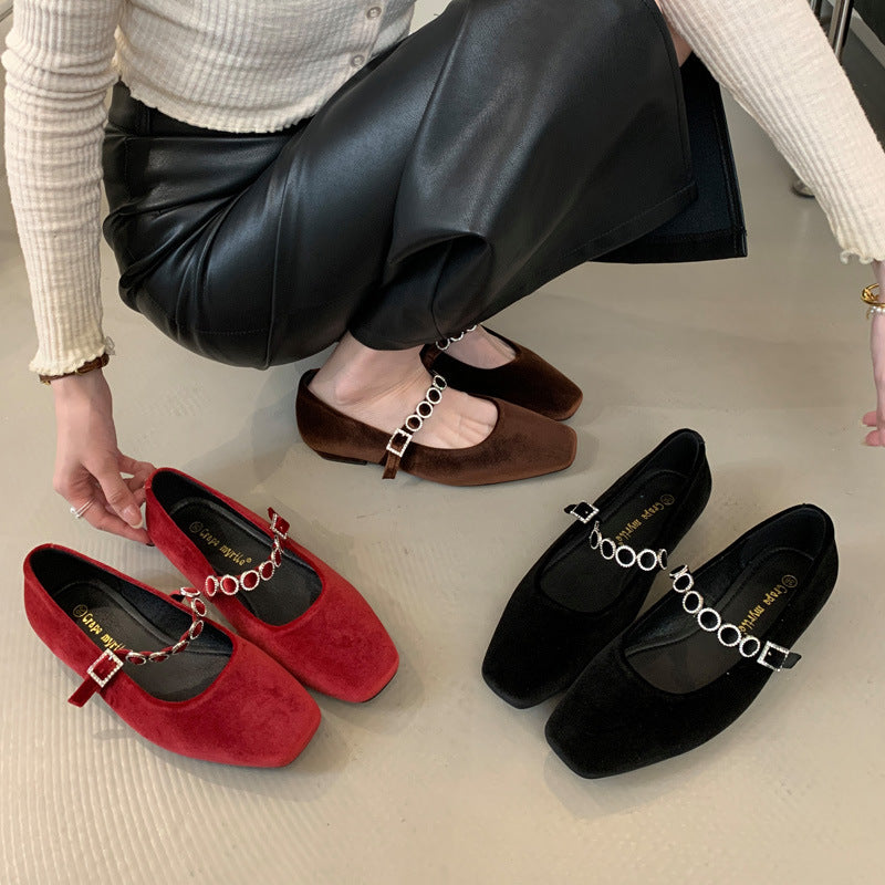 Dame ballerinaer med dekorativt remdesign og elegante accenter Stilla
