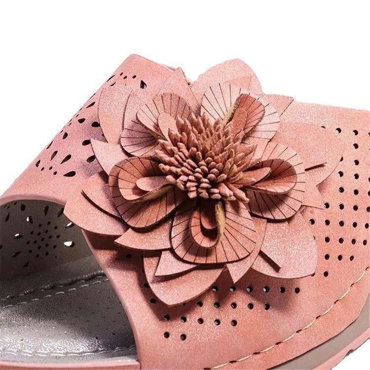 Dame Komfortable og stilfulde Clogs med blomst dekoreret applikation Stilla