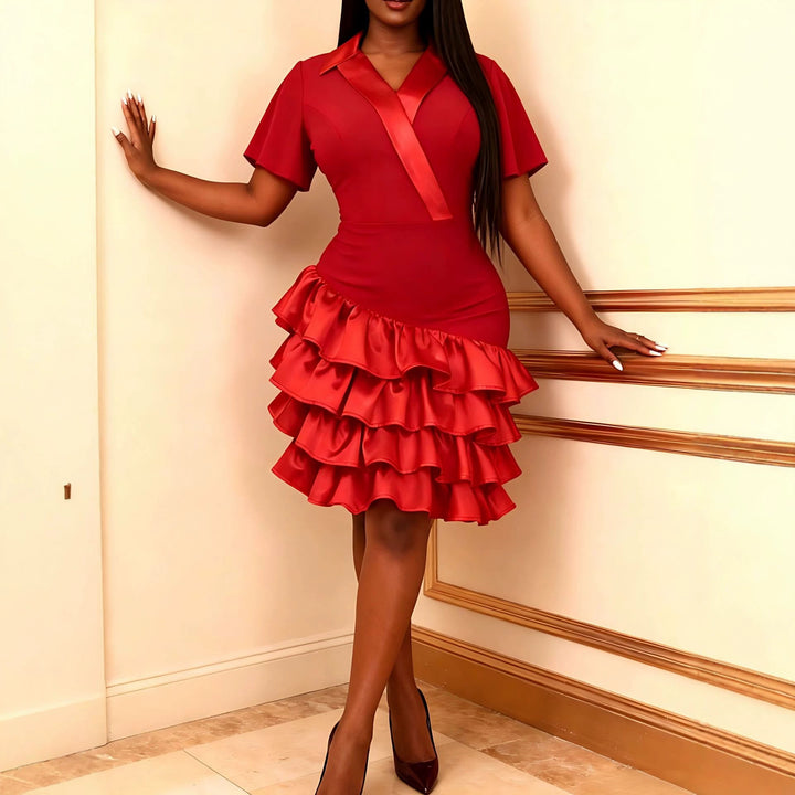Dame figurtilpasset kjole med asymmetrisk flæse nederdel Skovae