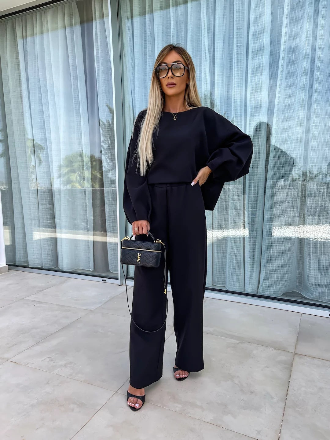 Kvinders elegante jumpsuit med brede ben og voluminøse ærmer Skovae
