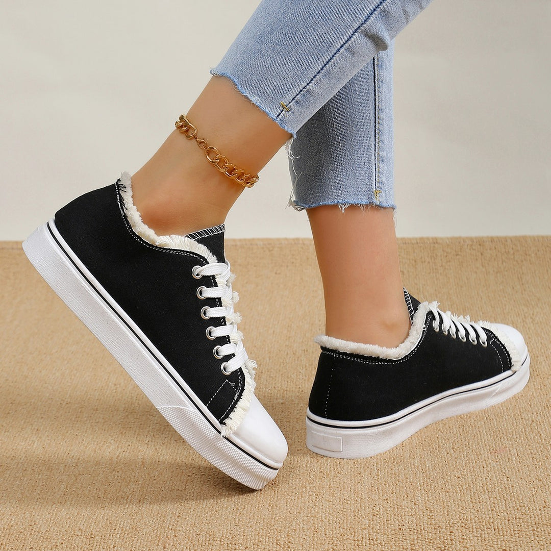 Dame Sneakers med frynset overmateriale og skridsikker sål Stilla