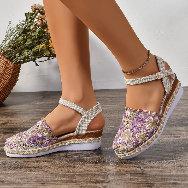 Dame Espadrilles-Sandaler med blomsterhækledesign og moderigtig rem Stilla