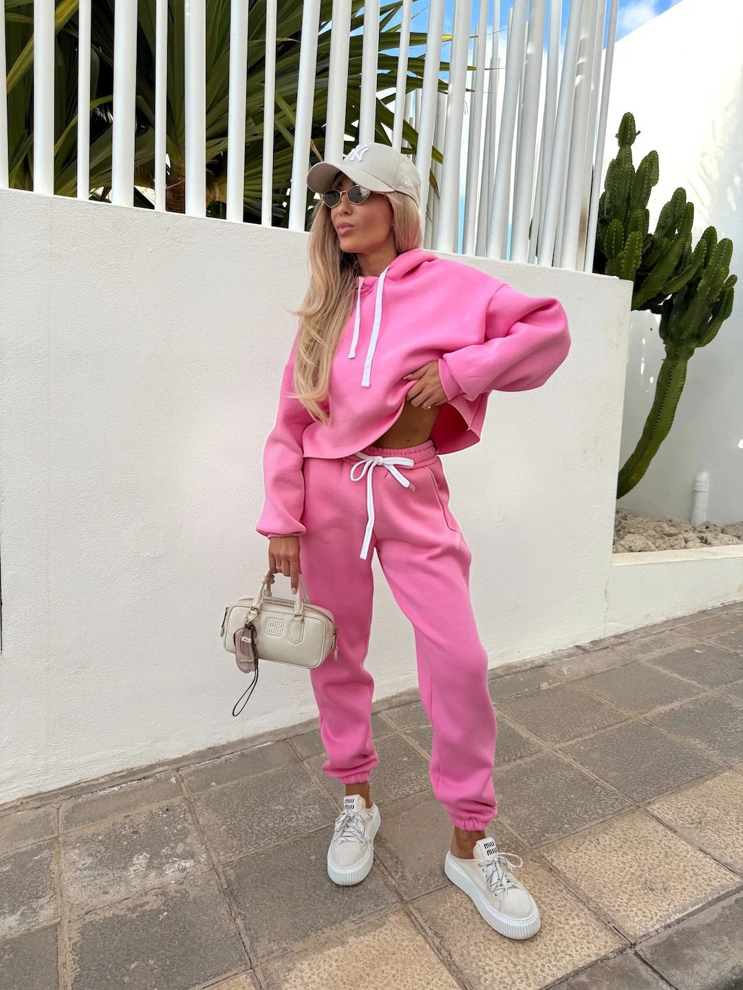 Damer Casual og Trendy Jogging Sæt med Cropped Hoodie og Behagelige Bukser Skovae