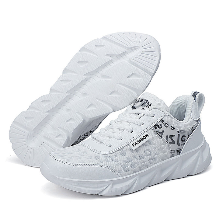 Dame nan modische City-Sneaker med åndbar netoverflade, polstret indersål og formet let sål Skovae