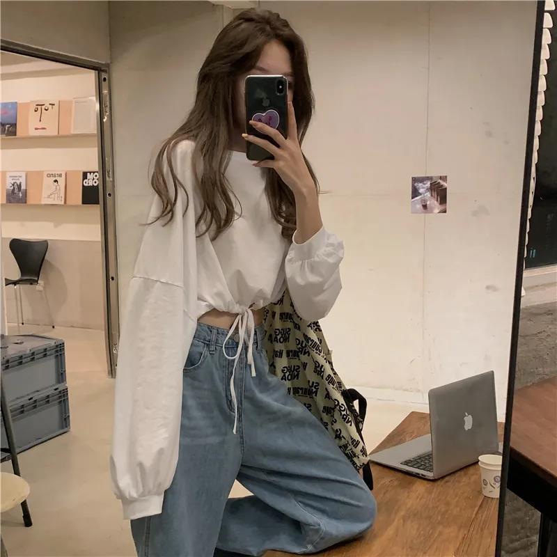 Kvinder Cropped Sweatshirt med innovativ snor og overdimensionerede ærmer Skovae