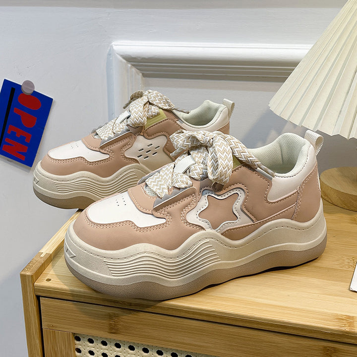 Dame Sporty Sneakers med struktureret overdel og innovative snøringsdetaljer Stilla