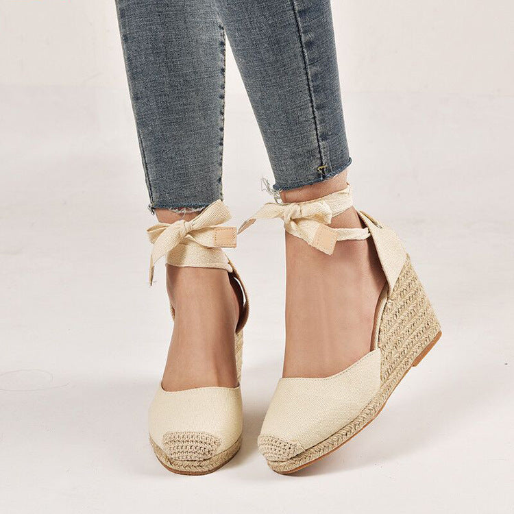 Dame nan Textil-Espadrille med bastkile, sløjfebånd-ankelrem og hæklede tåkapper Skovae