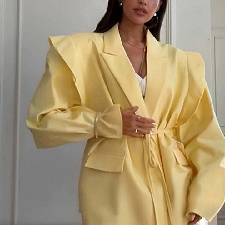 Kvinders oversized blazer med talje bælte og elegante puffærmer Stilla