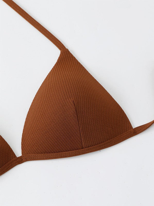 Dame Triangle-Bikini-Sæt med flydende Sarong Stilla