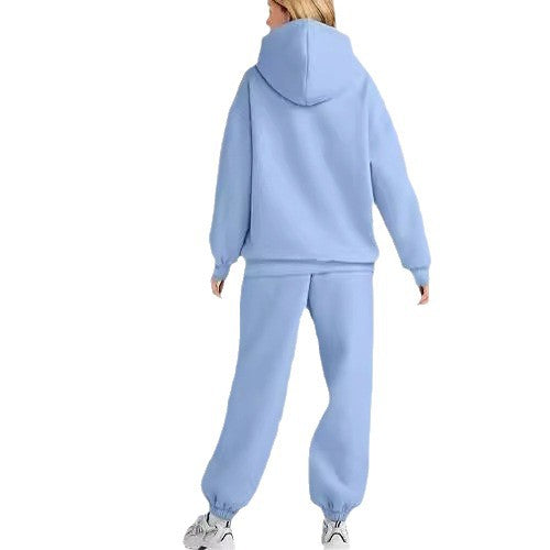 Kvindernes komfortable hoodie sæt lavet af materiale af høj kvalitet med praktiske lommer Skovae