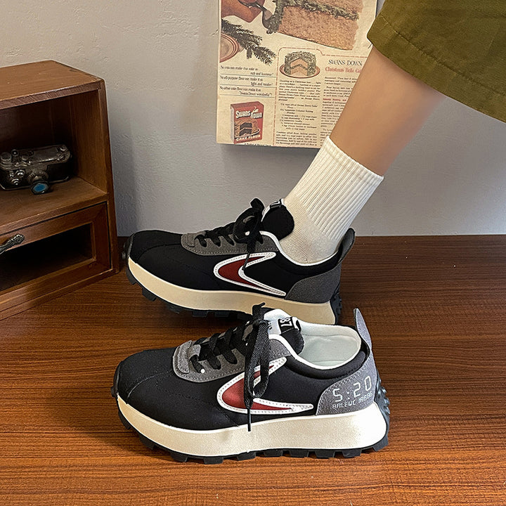 Dame Sporty Sneakers med innovativ støddæmpningsteknologi og robust såleprofil Stilla