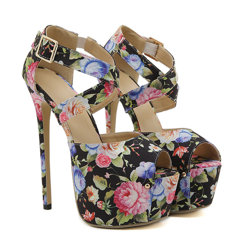 Dame Plateau-pumps med blomsterdesign og elegante remme Stilla