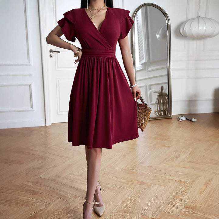 Dame elegant omslagkjole med ruffle detaljer og taljering Skovae
