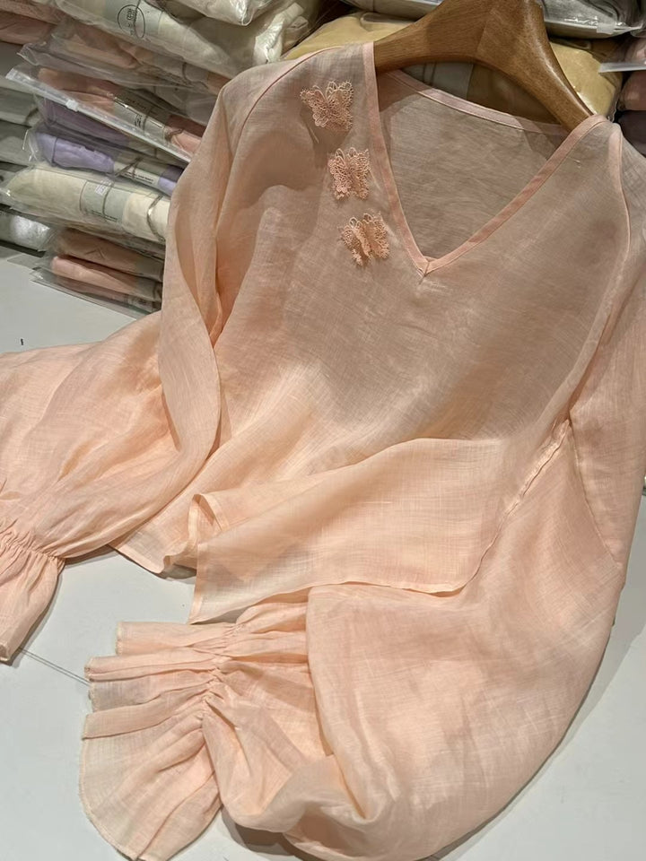 Femme Elegante Flydende Linnedbluse med Spidsedekoration Stilla