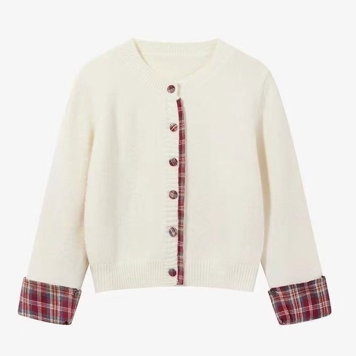 Dame cardigan med ternet mønster og elegante knapdetaljer Stilla