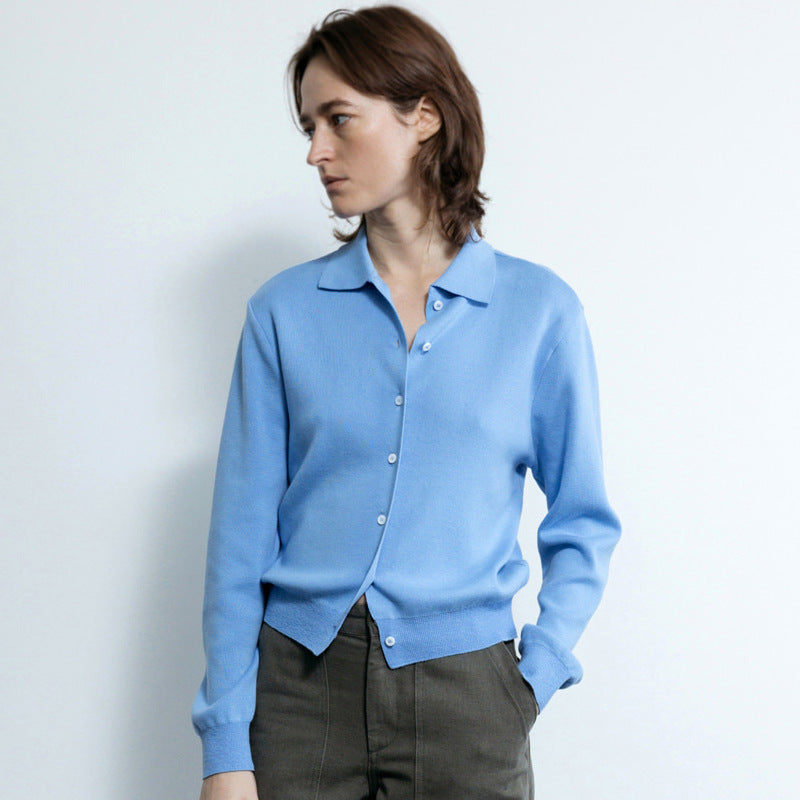 Dame stribet blouse med klassisk skjortekrave og modige knapdetaljer Stilla