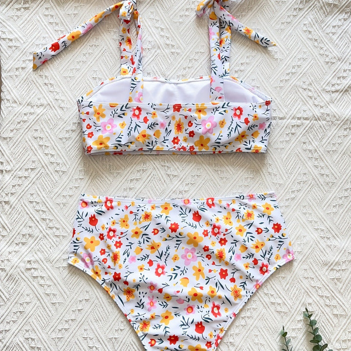 Dame to-delt bikini sæt med justerbare stropper og flydende design Stilla