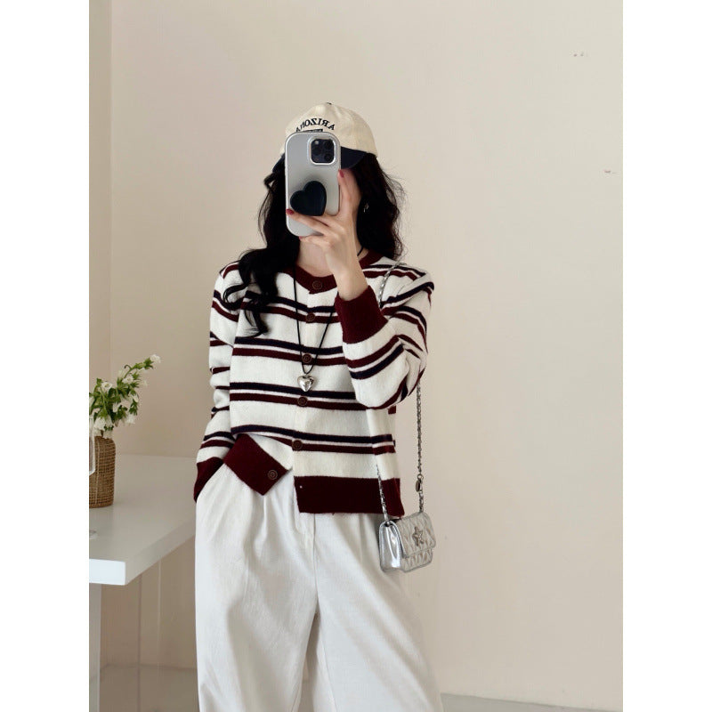 Dame fashionable knap cardigan med stribet mønster Stilla
