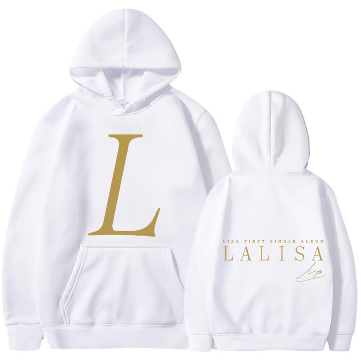Kvindernes hoodie med stilfuldt initialer print og generøs kængurulomme Skovae