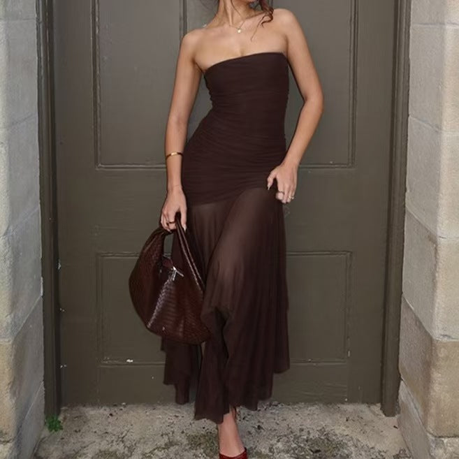 Dame strapless maxikjole med elegant drapering og gennemsigtig skørt Skovae