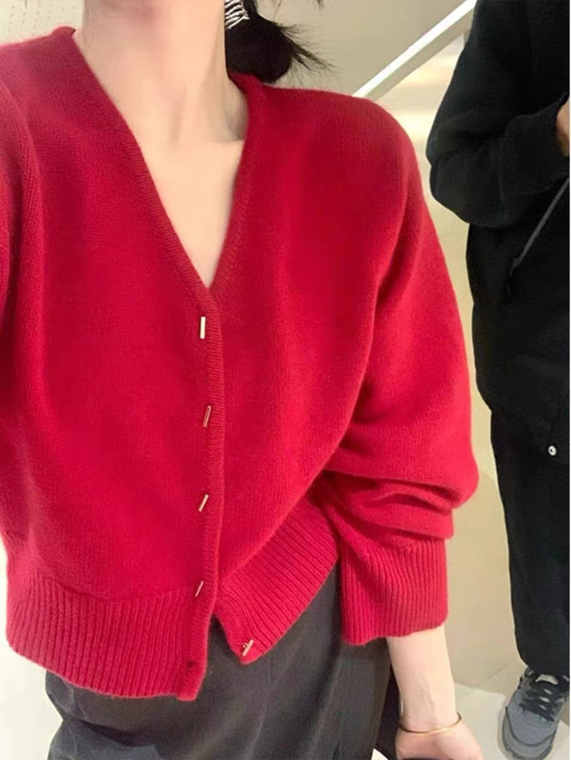 Kvinders cardigan med dyb V-hals og elegante knapper Stilla
