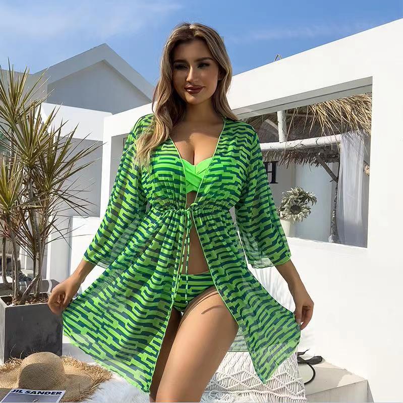 Dame bikini-top med trendy indpakningsdesign og matchende kaftan Stilla