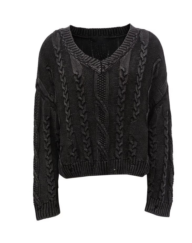 Kvinders strikket pullover med kabelmønster og V-hals Stilla