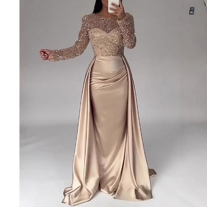 Kvinder Elegant Aftenkjole med Glitter Detaljer og Flydende Stof