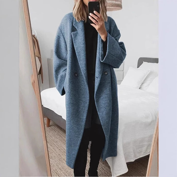 Kvinders oversized uldfrakke med dobbelt knaplukning og elegant snit Stilla