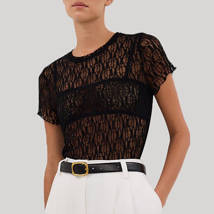 Dame spids top med fine netdetaljer og elegant pasform Stilla