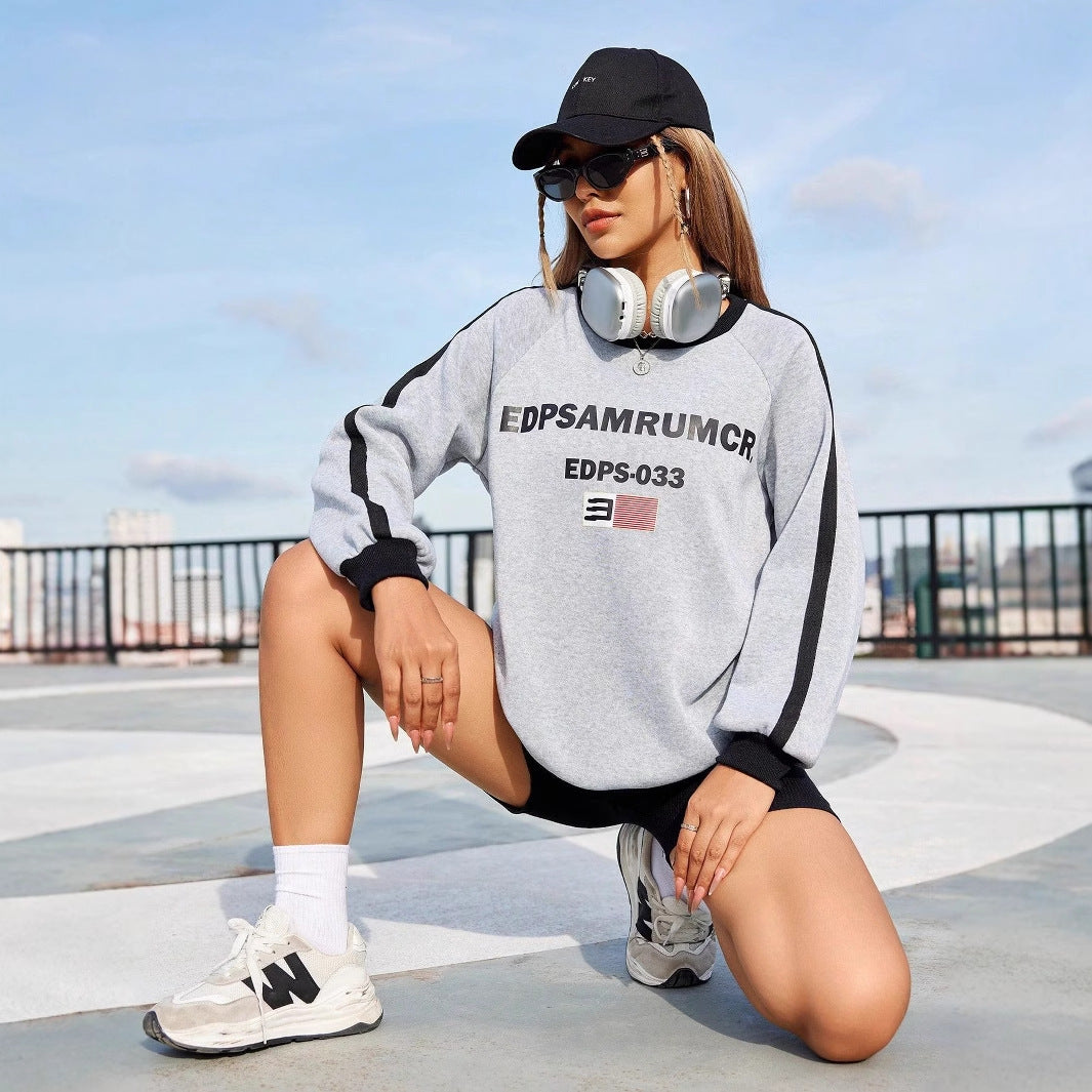 Kvinders afslappede sweatshirt med grafisk print og kontrasterende ærmer Stilla