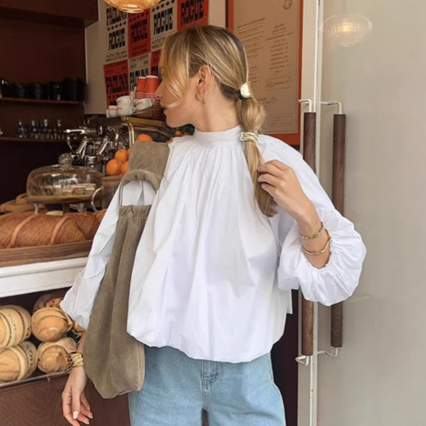 Damebluse med voluminøse ærmer og elegant ståkrave Stilla