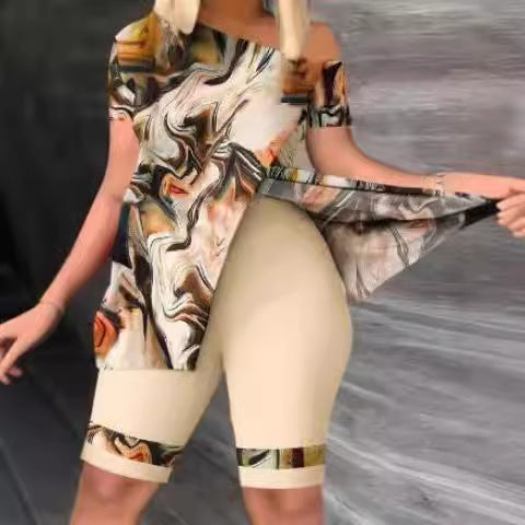 Dame Sporty top med smart asymmetrisk snit og figur fremhævede shorts Skovae