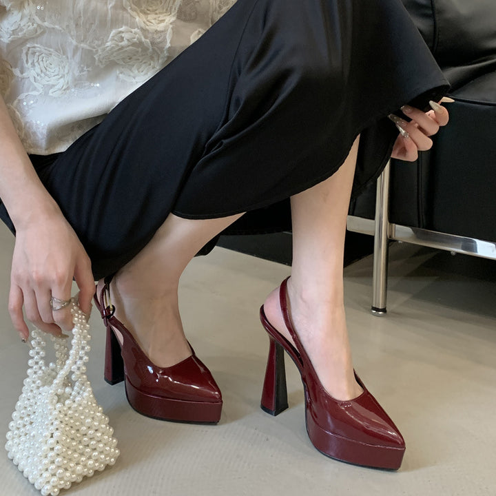 Dame Slingback Plateau-Pumps med højglansfinish og moderne blokhæl Stilla