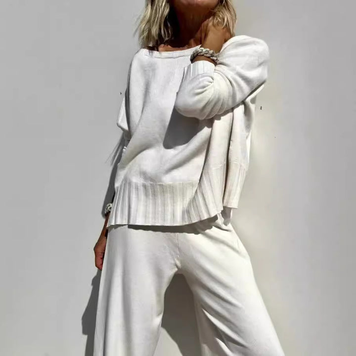 Dame komfortabel strik-loungewear-sæt med vide bukser og afslappet overdel Stilla