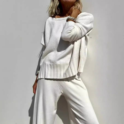 Dame komfortabel strik-loungewear-sæt med vide bukser og afslappet overdel Stilla