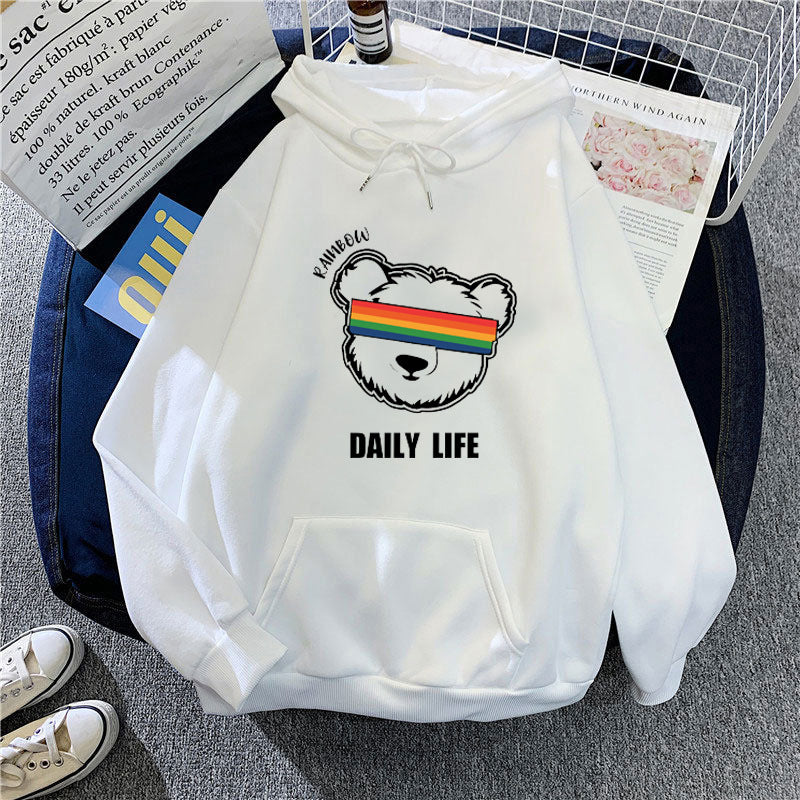 Dame hoodie med stilfuldt bjørnemotiv Skovae