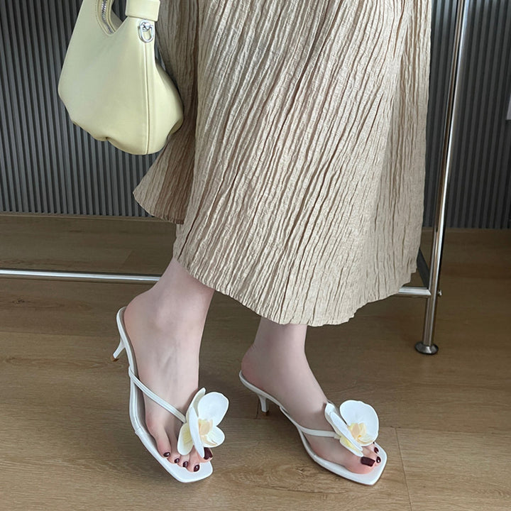 Dame flip-flops med florale detaljer og delikat hæl Stilla